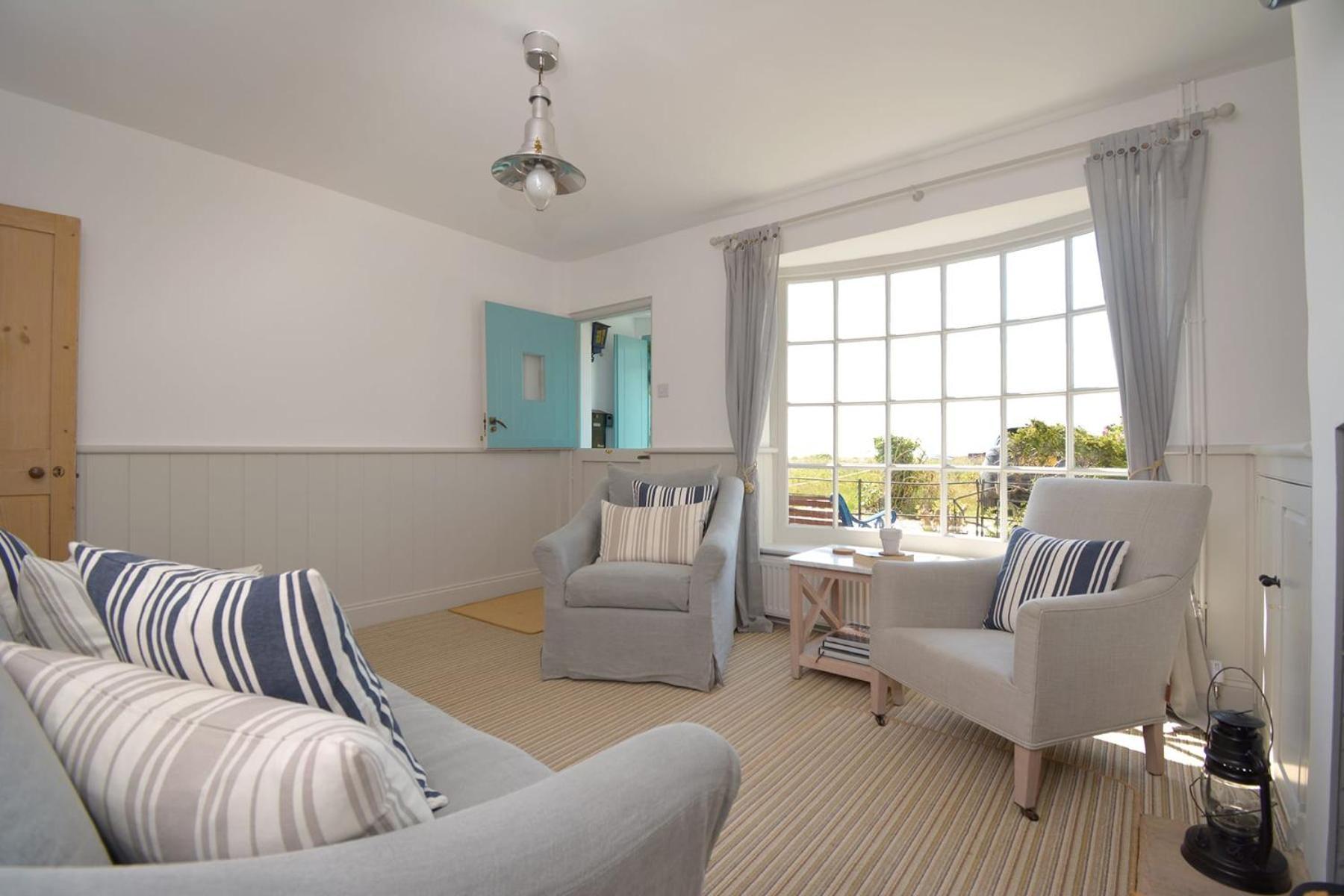 Bosun Cottage - Boutique Retreat On The Beach 迪尔 外观 照片