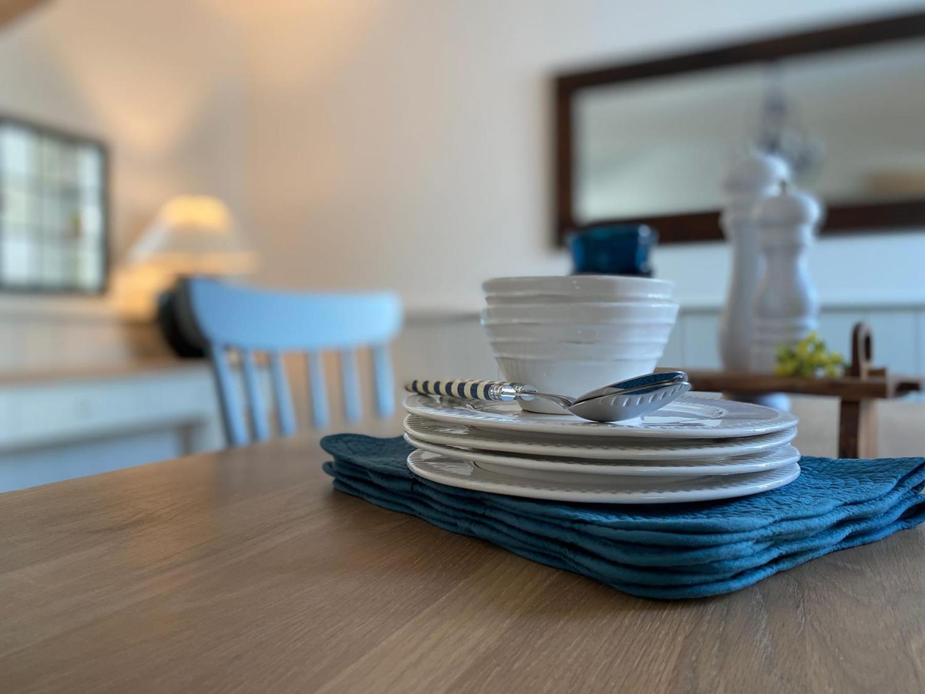 Bosun Cottage - Boutique Retreat On The Beach 迪尔 外观 照片