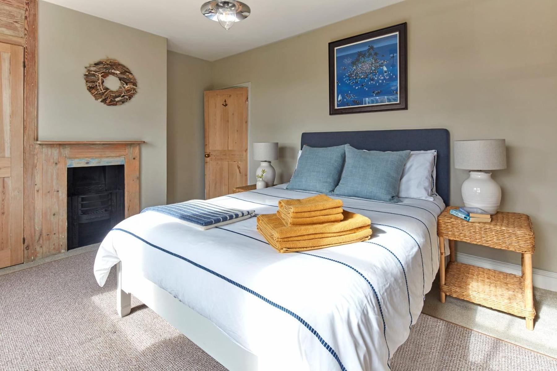 Bosun Cottage - Boutique Retreat On The Beach 迪尔 外观 照片
