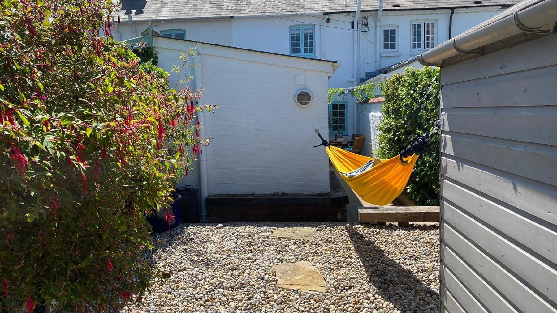 Bosun Cottage - Boutique Retreat On The Beach 迪尔 外观 照片